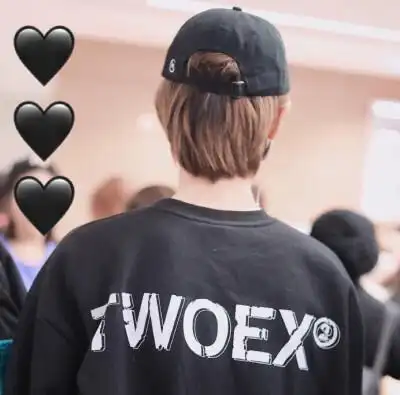 黄明昊justin头像壁纸 cr.奶泡森味的justina