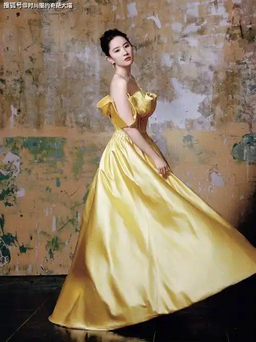 35岁刘亦菲亮相活动身材受热议 胖了瘦了又如何 美本来就和体重无关