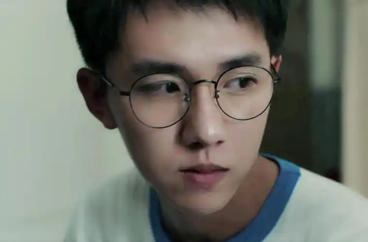 张耀参加过男团选秀转行拍戏演过少年的你还是一寸相思男主