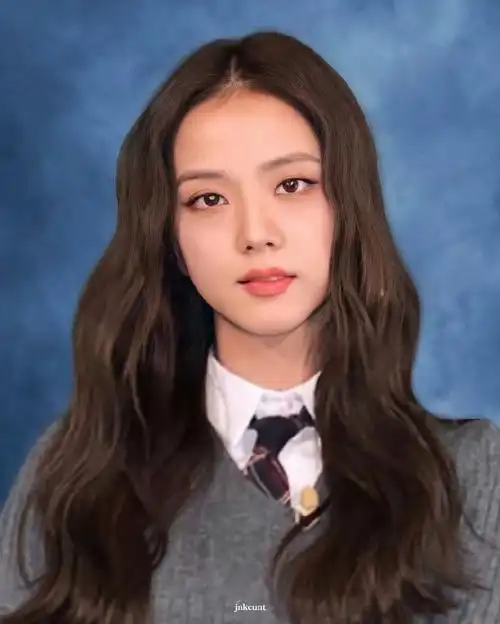 kimjisoo[超话]#  证件照#金智秀#                   "不要依赖比怂