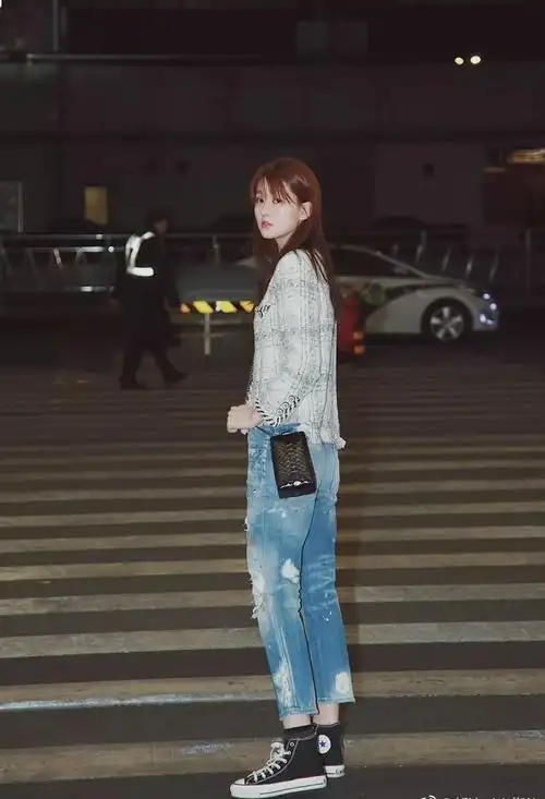 明星街拍的着装也适合日常的穿搭!