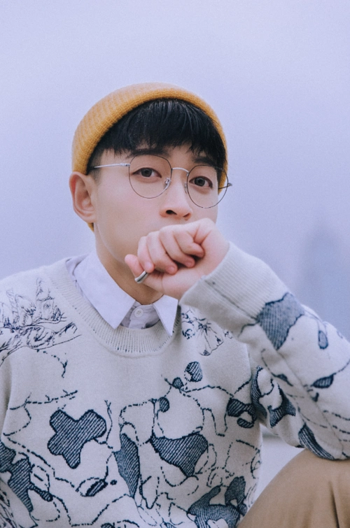 没错,他就是温暖治愈的王子级cv——@cv糖醋排骨!