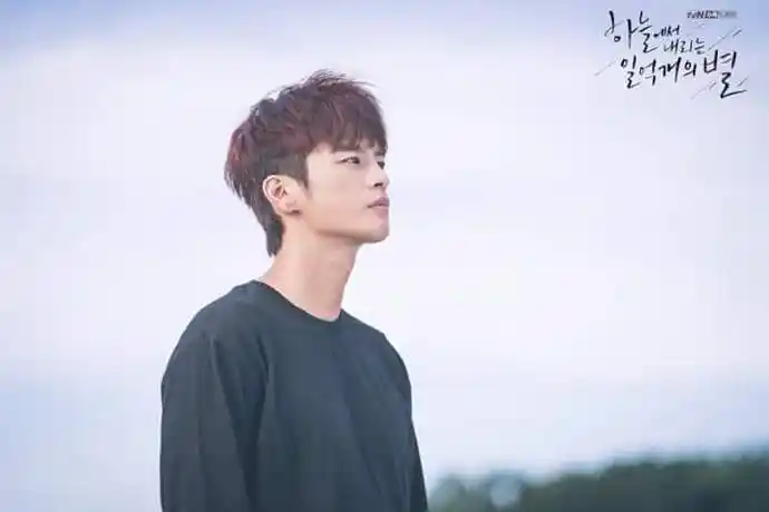 从天而降的一亿颗星星资料页_娱乐资料库_新浪娱乐_新浪网