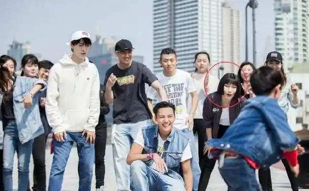 宋茜见到她一脸尴尬!_选手_陈伟霆_节目