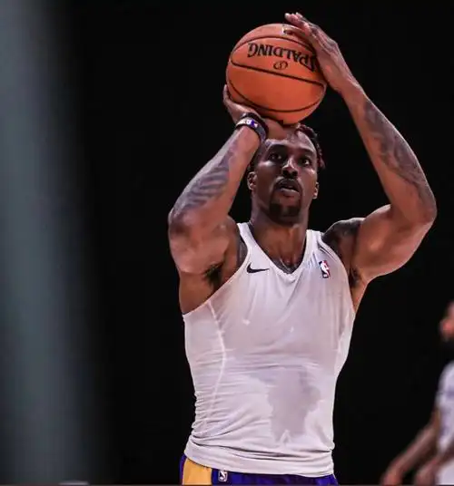 霍华德训练照身材健硕肌肉发达