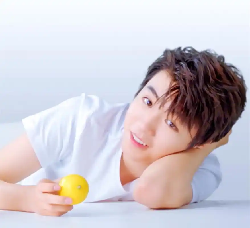 王俊凯治愈系笑容太美好了_p5 转载自百家号作者:小螃蟹的图库