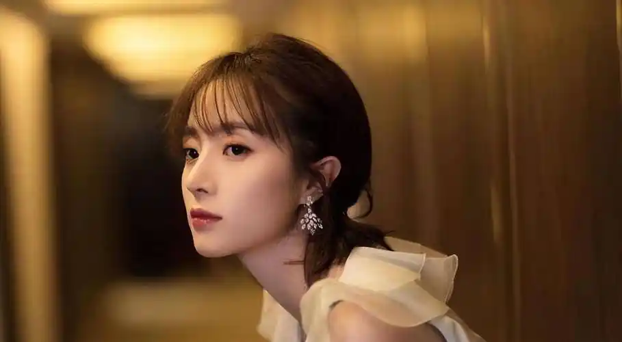 曾因作妖惹怒俞灏明,劈腿张铭恩,胡冰卿为什么被称为绿茶公主?