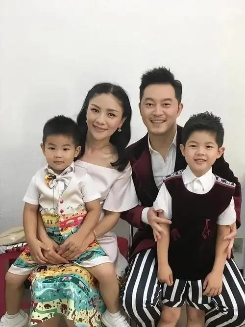 胡可倒追小2岁的沙溢婚后生两子抱怨丈夫不爱做家务