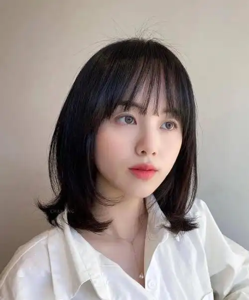 2021年的第一款新发型 当然是高层次锁骨发呀_刘海