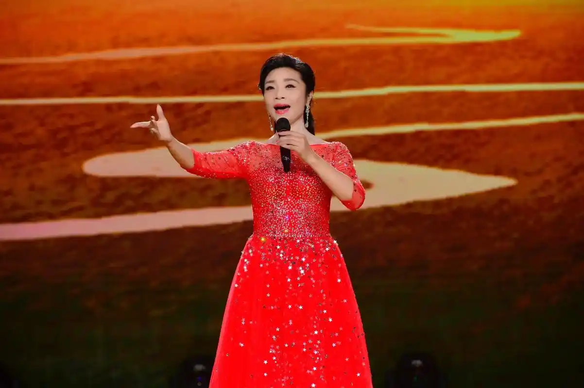 李丹阳 #德艺双馨 #气场全开女王范 - 抖音