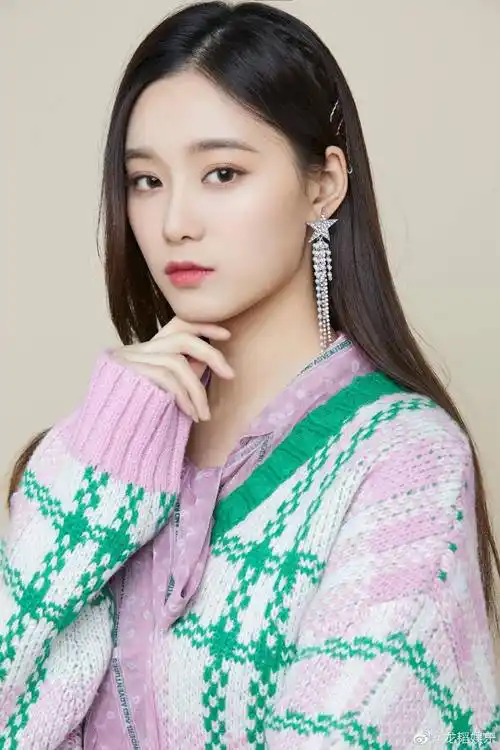 表面上是小演员,其实是经纪公司大老板,这些明星个个