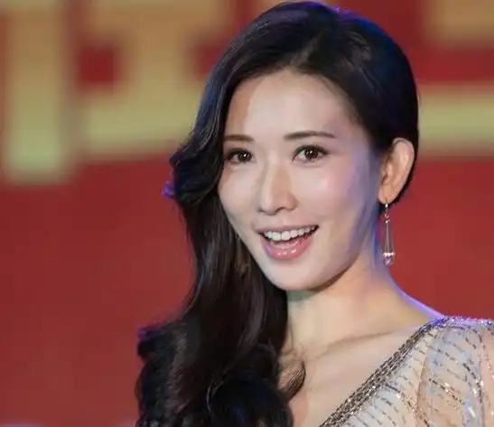 林志玲携丈夫黑泽良平外出聚餐,形象改变,网友直呼认不出|素颜|模特