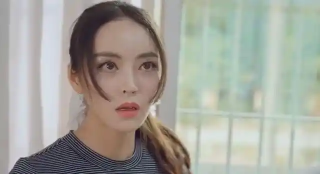 电影《追爱时光机》:小伙暗恋女神老师,穿越回过去追女神