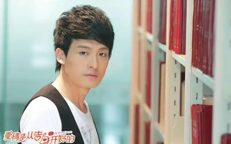 简介:孙艺洲《爱情是从告白开始的》欧皓辰图片,分享一组孙艺洲图片给