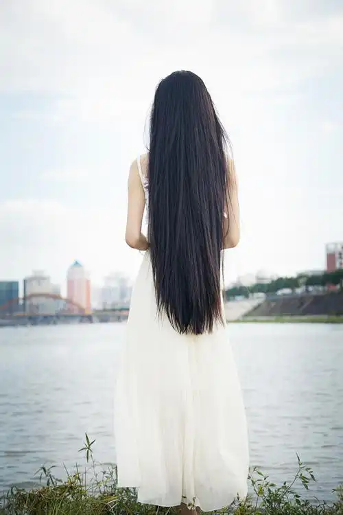 标题:记忆里的长发