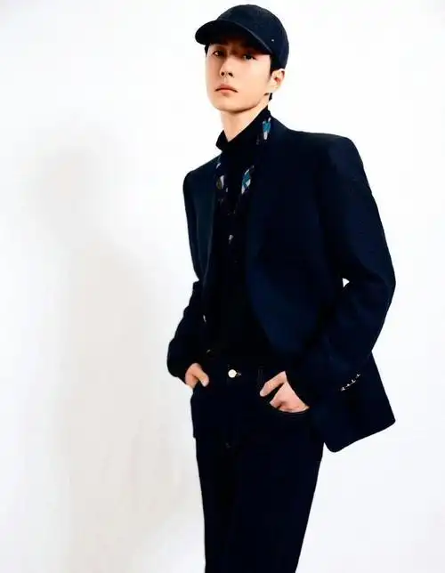 240208王一博西装造型惊艳全场尽显绅士魅力