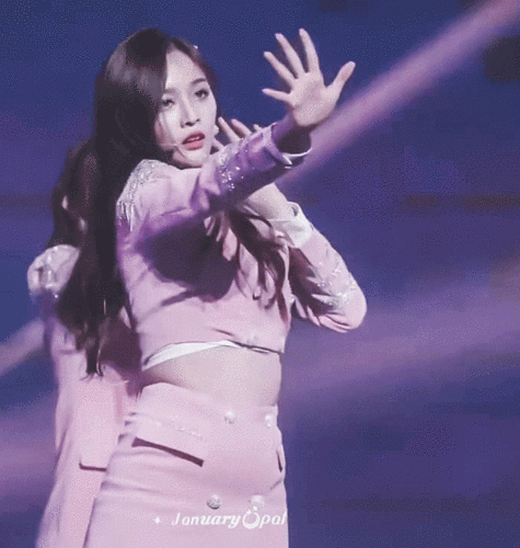 吴宣仪动图,图源wb,侵删