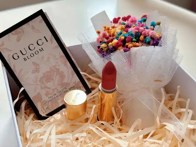 生日收到小姐妹的口红礼盒!