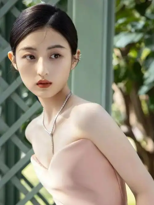 未来可期!仅5岁就出道,00后新生代女星获最年轻华表奖影后