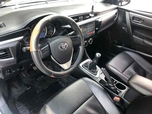 16年丰田雷凌,手动1.