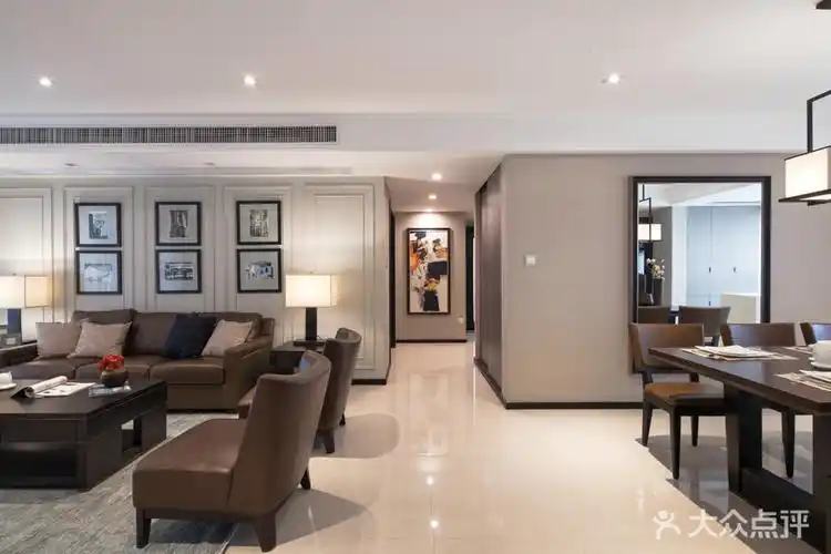 105平米三室户现代简约风格装修案例