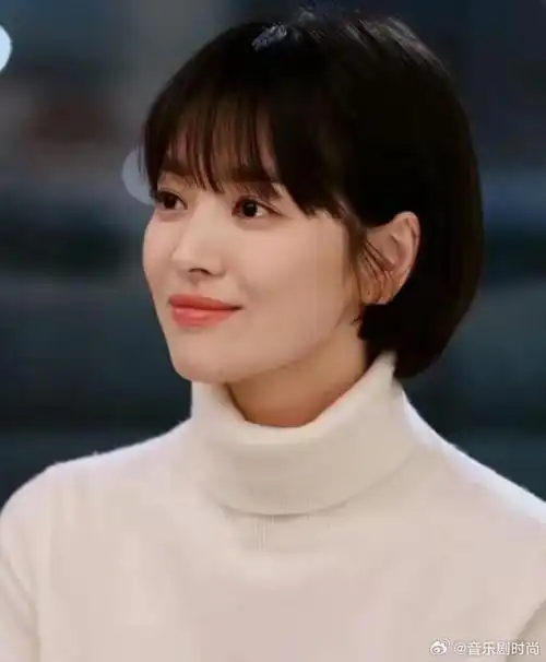 别急着换发型,今年头发"越短越洋气"!瞧宋慧乔有多美!