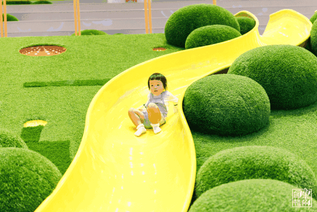 任谁都无法拒绝这样的诱惑滑滑梯和草坪喜地则是在室内都让人感受到