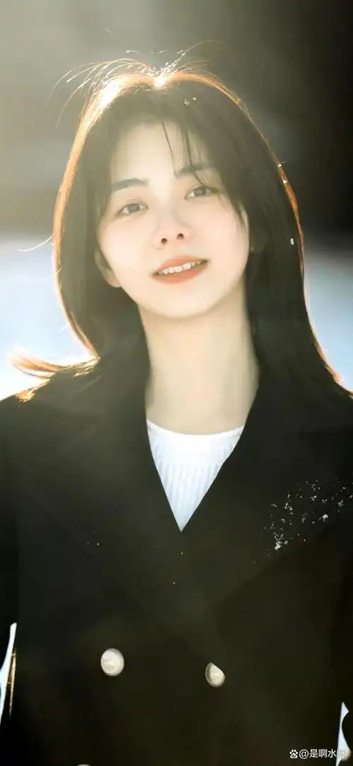 谭松韵(艺名seven,1990年5月31日出生)是中国内地的女演员.