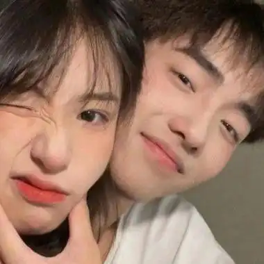 qq情侣头像一男一女帅这么帅遇见是福气