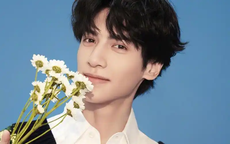 俊朗男神罗云熙帅气阳光休闲迷人写真,高清壁纸图片,大陆明星-回车