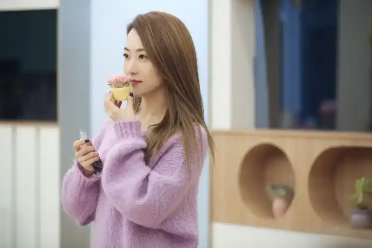 白冰入住怦然再心动征爱驿站竟迷路造型被赞约会范本