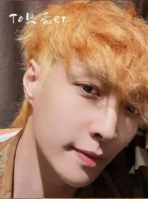 新发色,新自拍～～#张艺兴 #分享照片 #帅帅哒  - 抖音