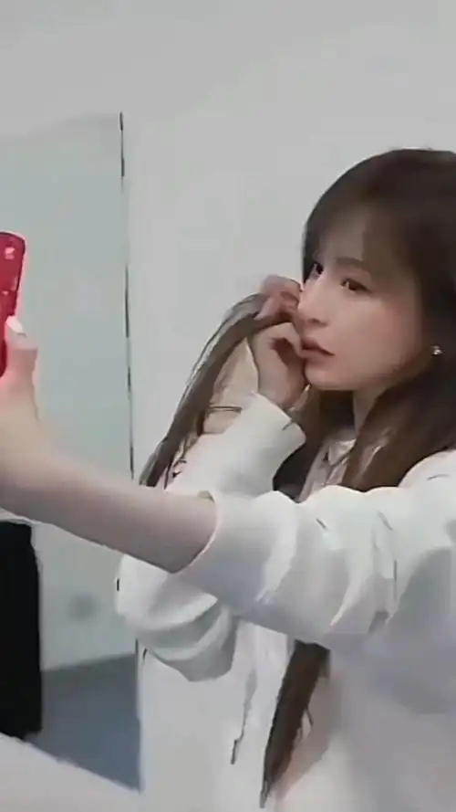 王心凌小自恋被自拍美到蹦蹦跳跳sugarhigh世界巡回演唱会