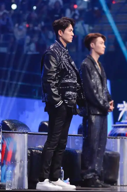 钟汉良电视剧亦舞之城##钟汉良o巡回演唱会##钟汉良冯睿