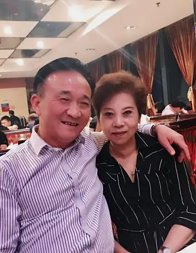 五月迎贵客——温泉四队欢迎重庆战友牟春生,黄文莲夫妇聚会纪实