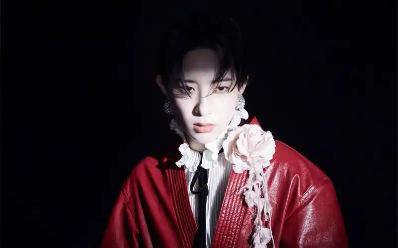 嘉人拍摄的李斯丹妮&奥迪