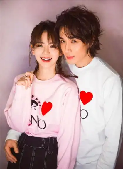 lucky戚薇翻白眼都一样(戚薇翻白眼表情包)5