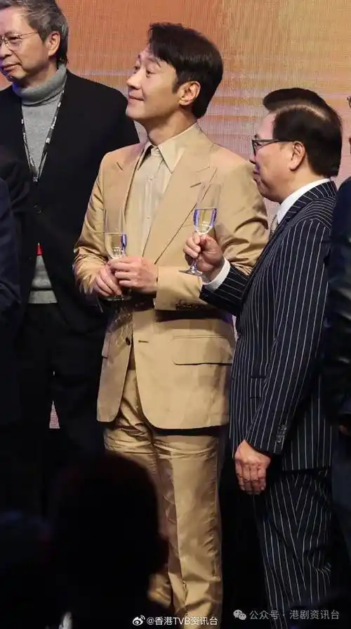 57岁黎明台上表情可爱抢晒镜!出任大使愿跟影视娱乐博览一齐成长_leon