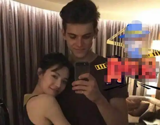 原创钟楚曦外籍男友大曝光公开亲吻拥抱太甜蜜女方过往爱情也被扒