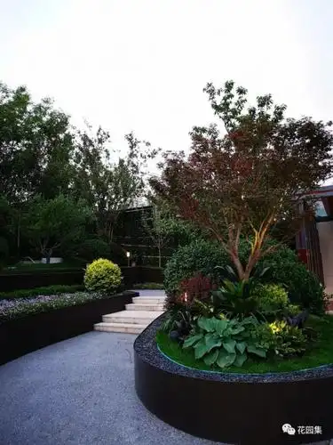 4,翡翠别墅花园 主案设计师:贺庆 面积:600平方米 设计/施工单位:上海