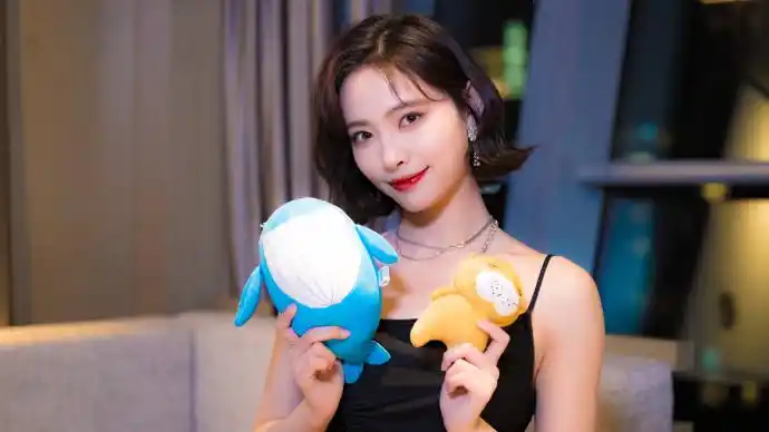 专访丨许佳琪我是充电型偶像只在舞台续航