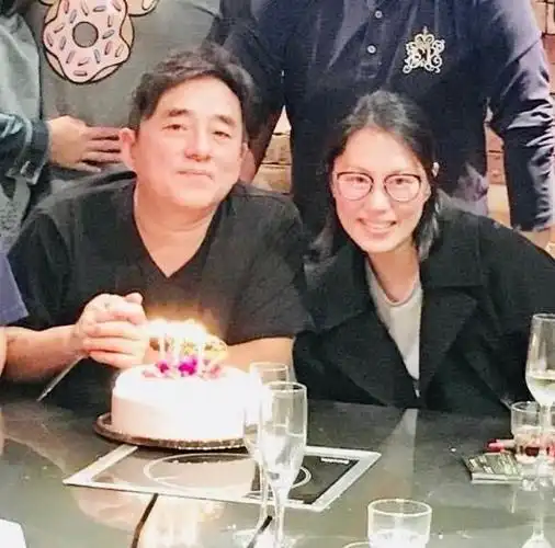 "软饭王"吕方:与郑裕玲相恋16年终分手,57岁娶富商老婆老来得女