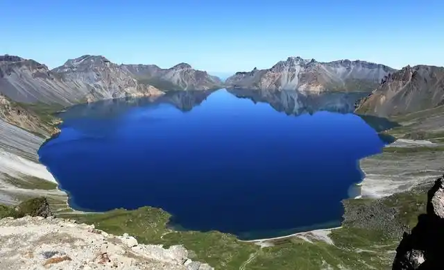 长白山天池水被"煮开了"?池水莫名沸腾,这是什么原因造成的