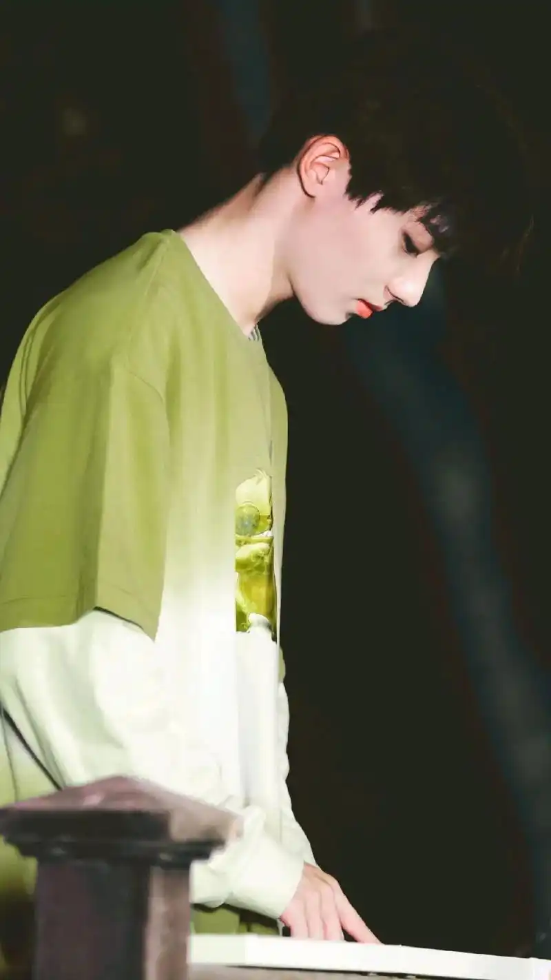 他叫马嘉祺,2002年12月12日,出生于河南郑州,血型o, - 抖音