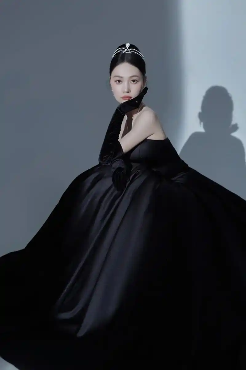 你永远可以相信黑色礼服的魅力,好冷的御 - 抖音