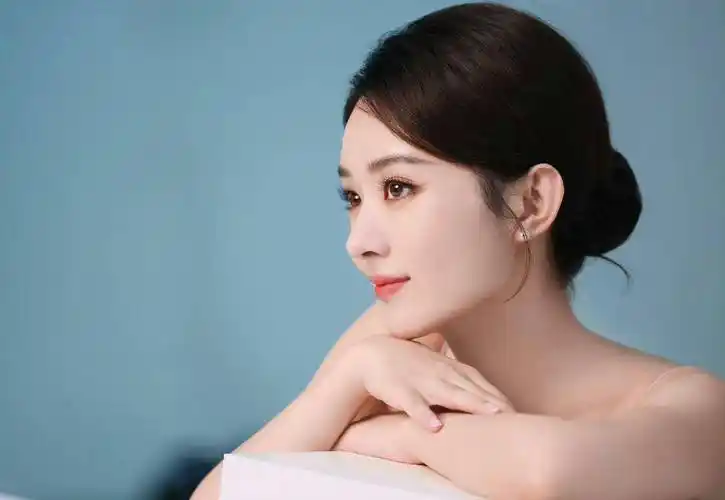 当我看到赵丽颖的侧脸时,才发现这个"鼻子"是多么完美啊!