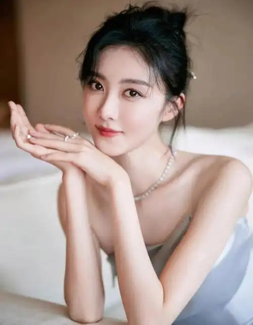 《梦中的那片海》之曹斐然