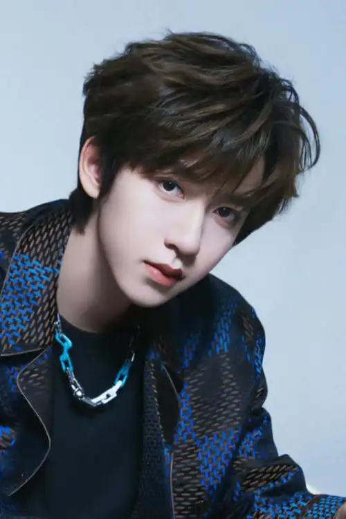 老天爷贺峻霖你轻点帅……#微博之夜红毯