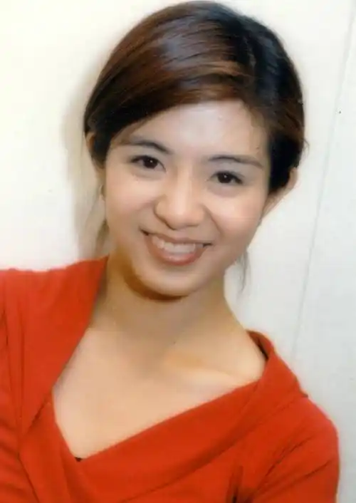 47岁玉女杨采妮近照罕曝光眼窝深陷泪沟明显曾与金城武传绯闻