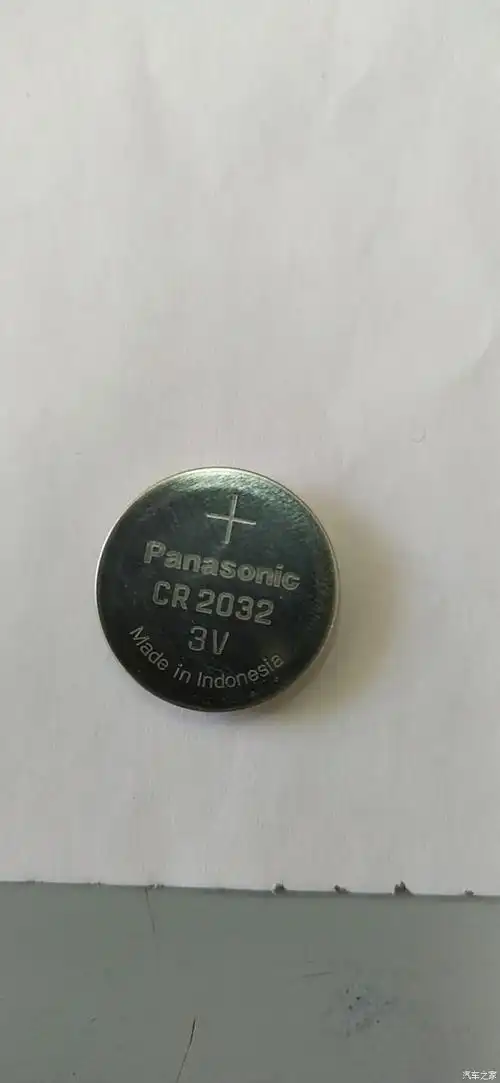 1,电池型号cr2032  淘宝,京东南孚电池有此型号,每粒2块左右